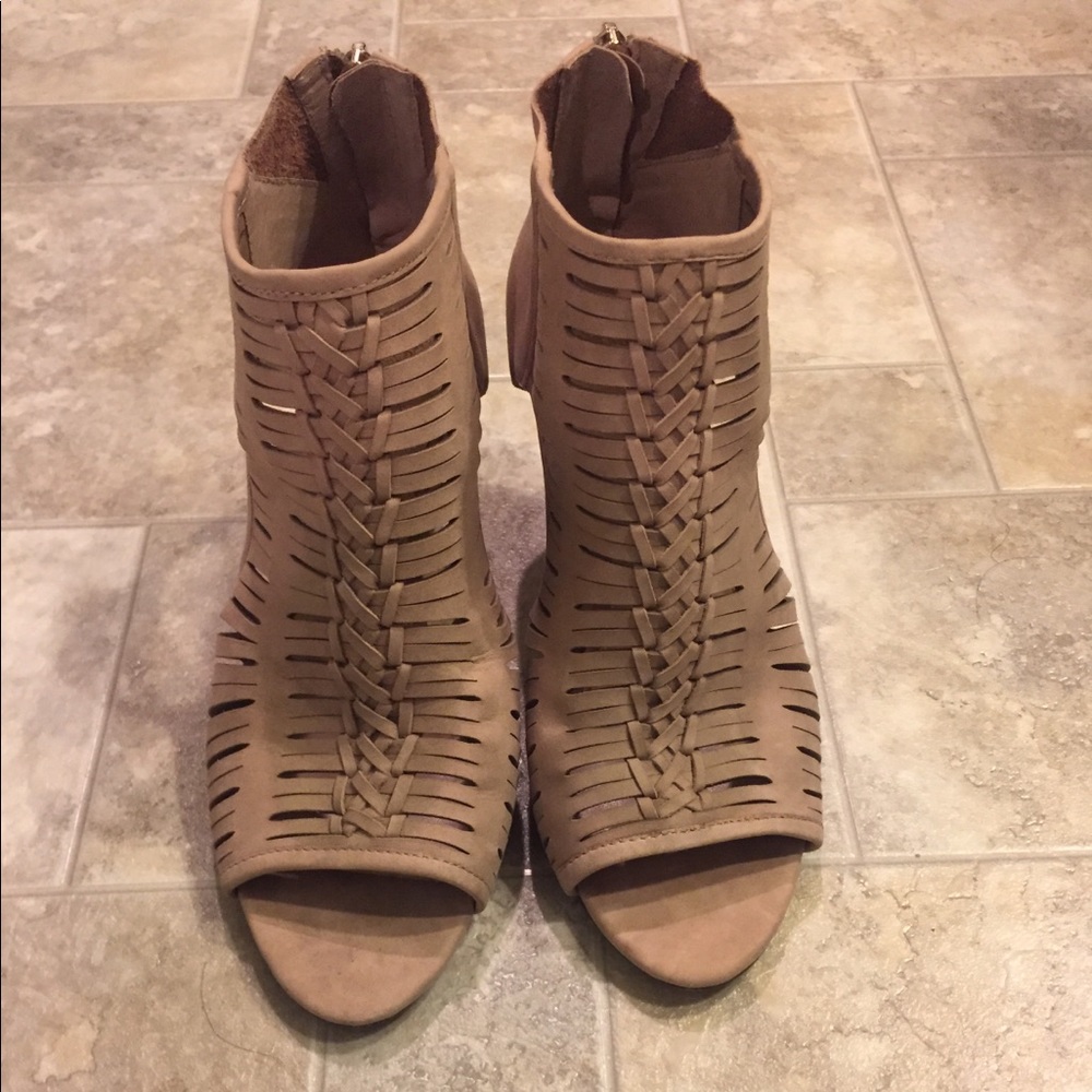 Vince Camuto Heels